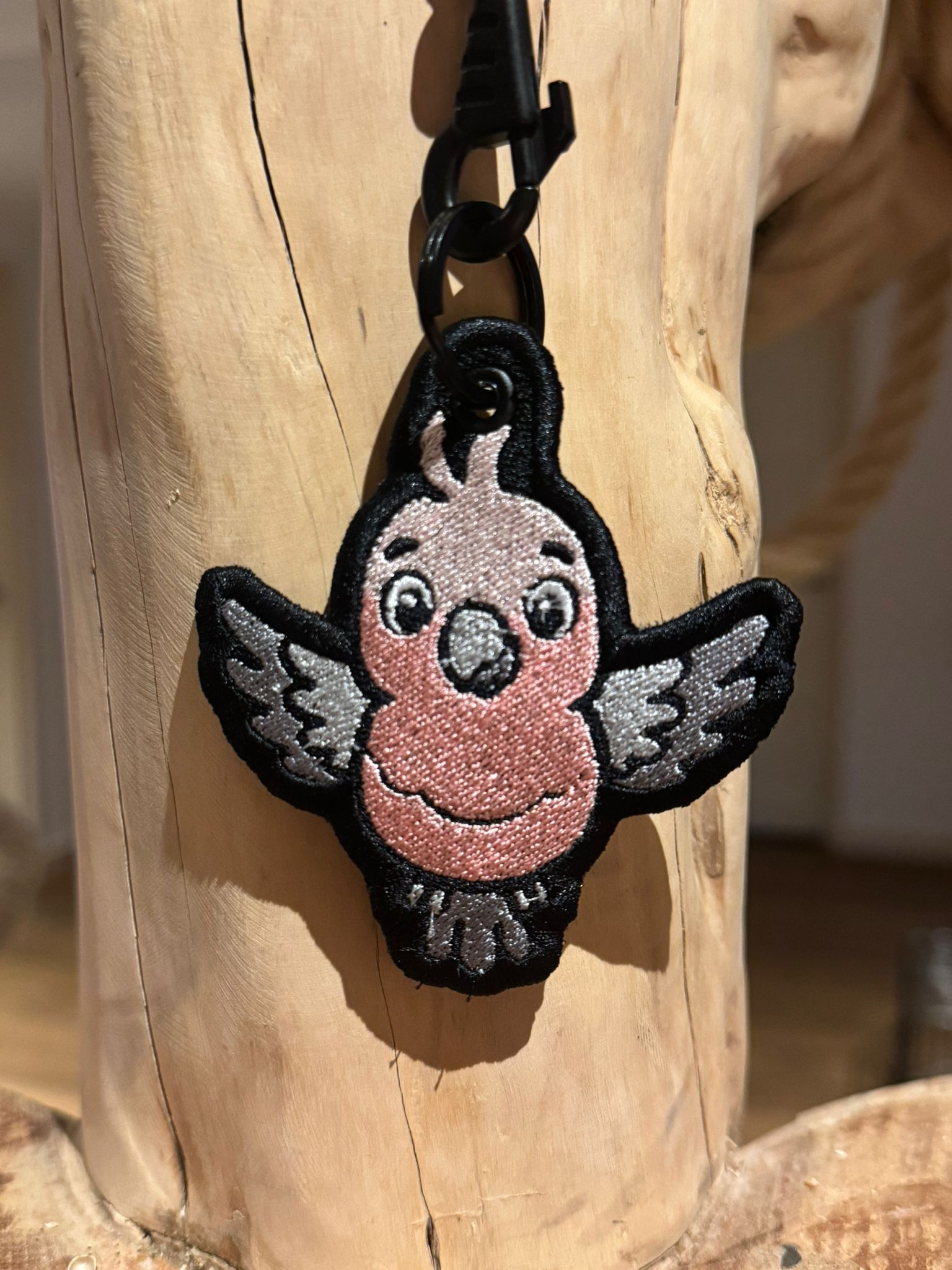 Geborduurde Rose Kaketoe Sleutelhanger - Afbeelding 3